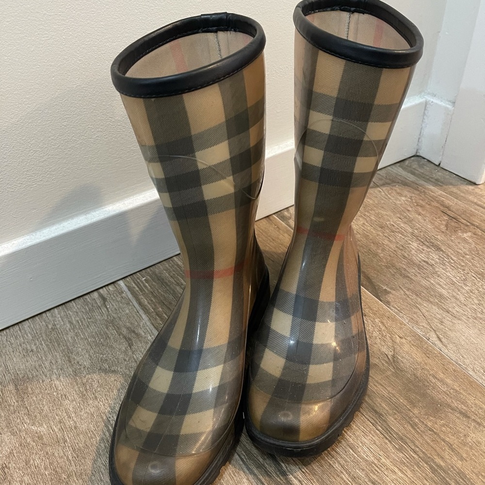 Authentic Burberry Rainboots sz 7